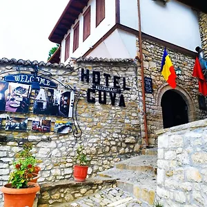 Guva Mangalem Restaurant 3*, Berat Albania